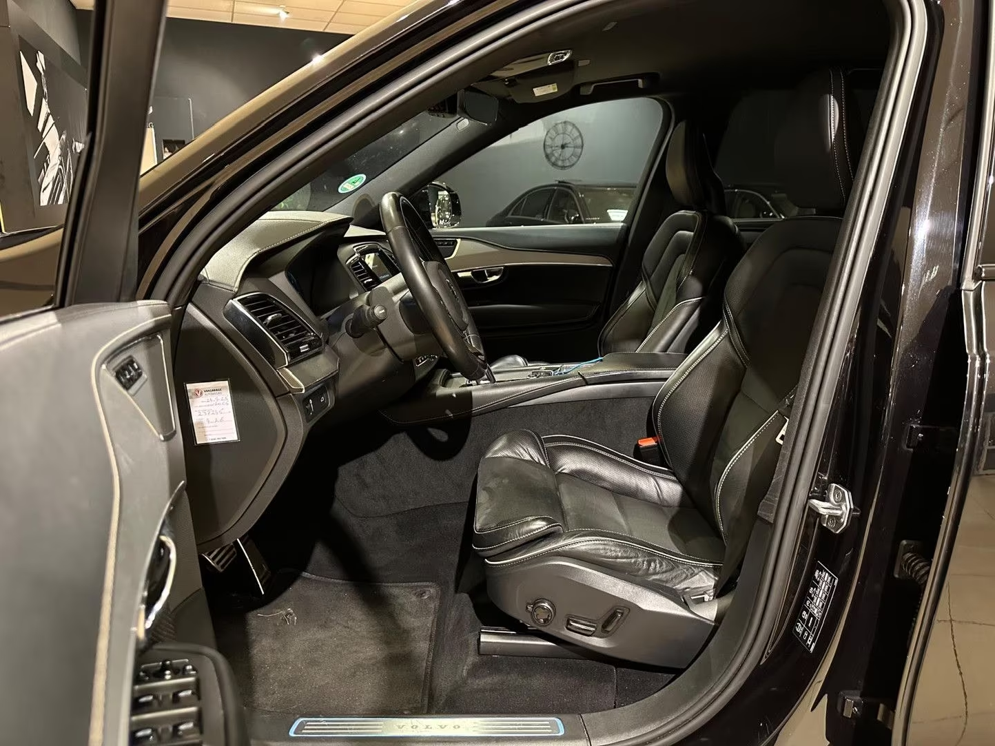 2020 Volvo XC90 2.0 B5 AWD R-Design - Image 10