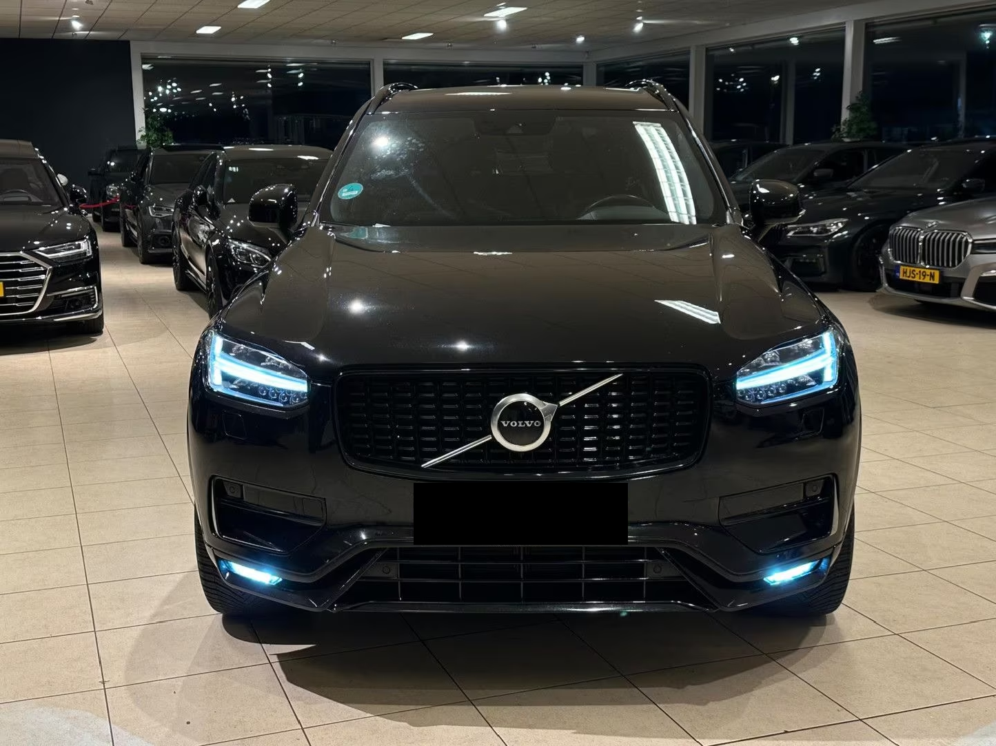 2020 Volvo XC90 2.0 B5 AWD R-Design - Image 2