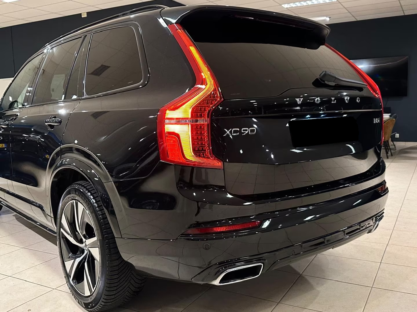 2020 Volvo XC90 2.0 B5 AWD R-Design - Image 6